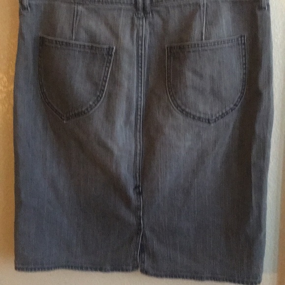 Old navy faded black denim skirt - Picture 2 of 3